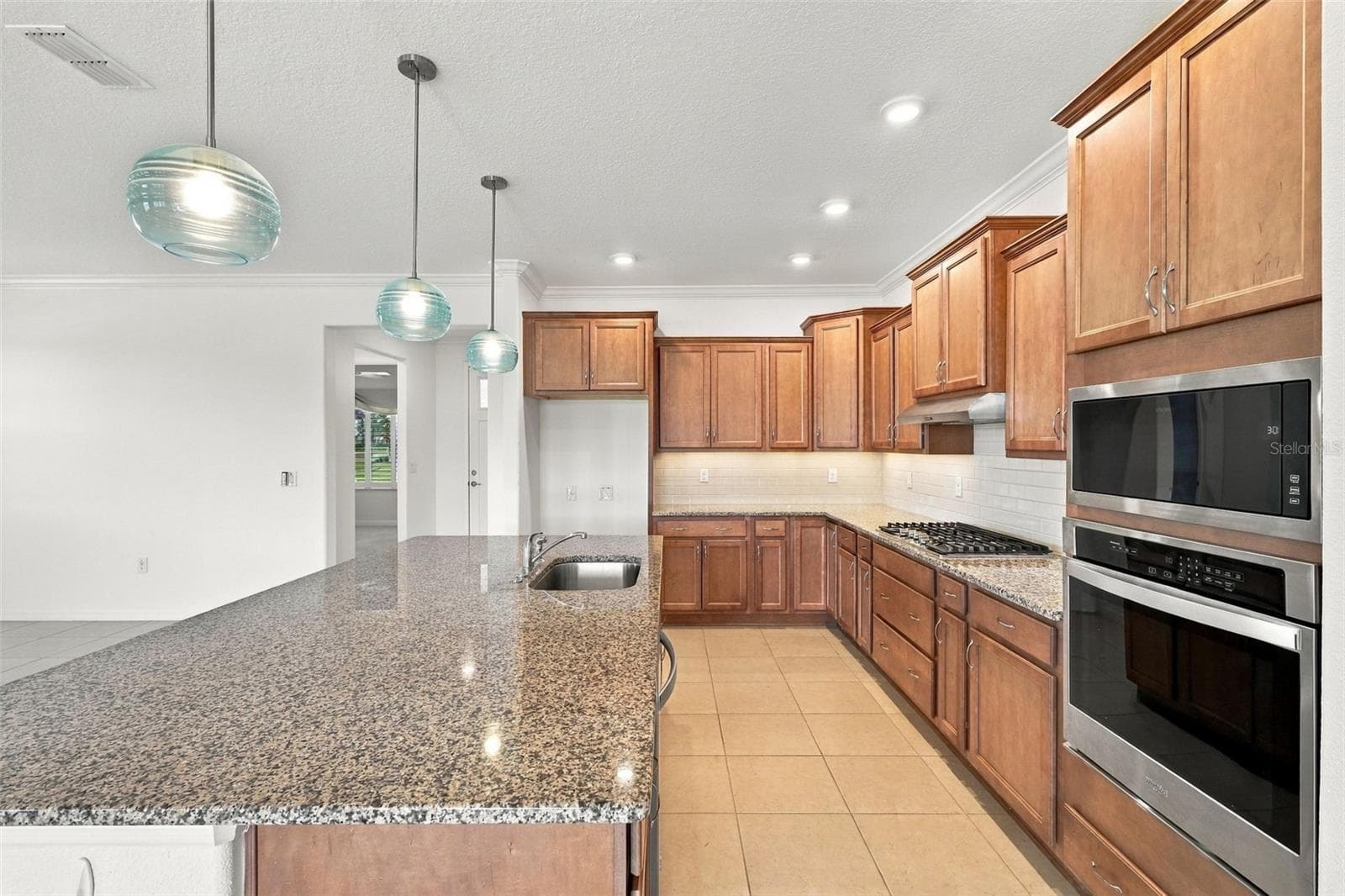 Kitchen Island - 10378 SW 96TH LOOP, OCALA
