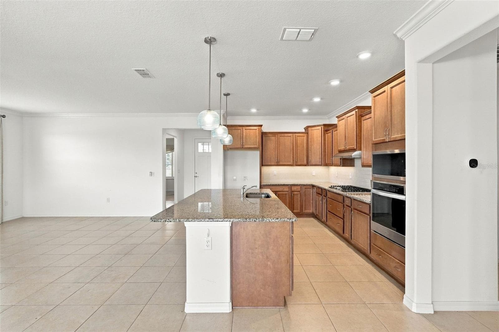 Kitchen Island - 10378 SW 96TH LOOP, OCALA