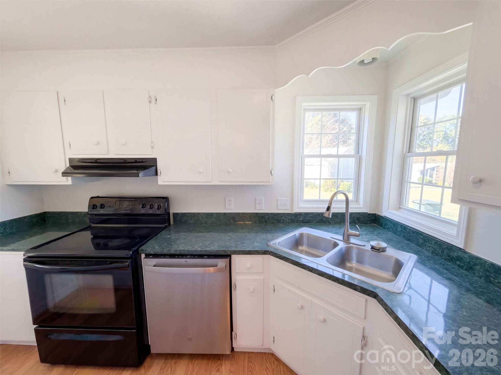 Single Family Residence at 1815 Gray Bark Drive, Gastonia, photo 2 of 22