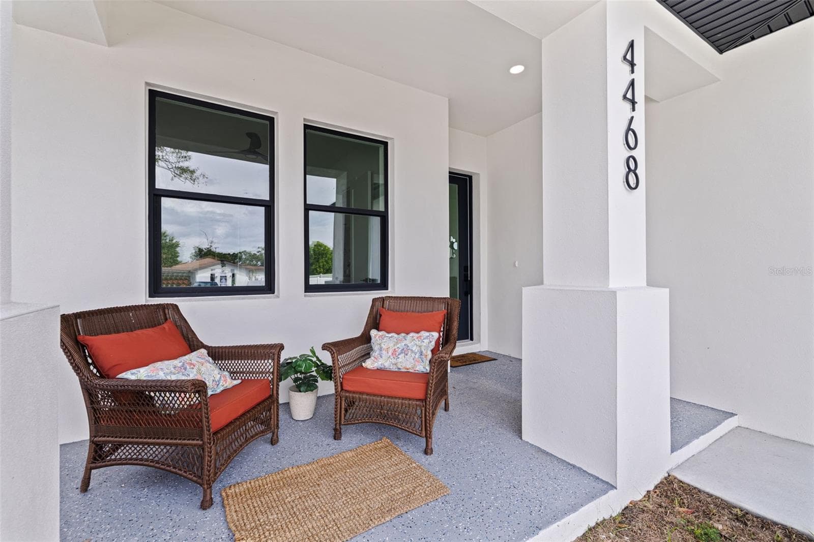 Front Porch - 4468 57TH AVE N, ST PETERSBURG