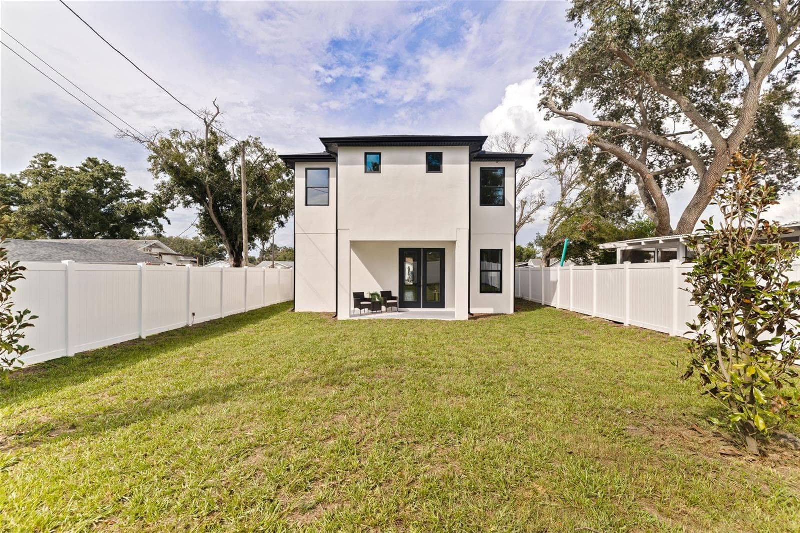 Huge yard - 4468 57TH AVE N, ST PETERSBURG