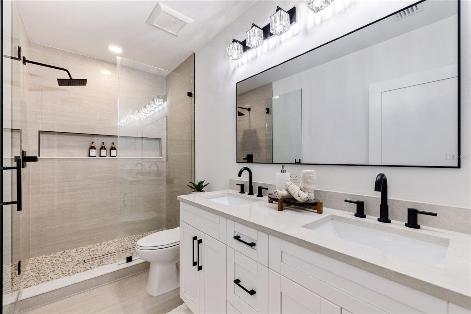Guest Bathroom - 4468 57TH AVE N, ST PETERSBURG