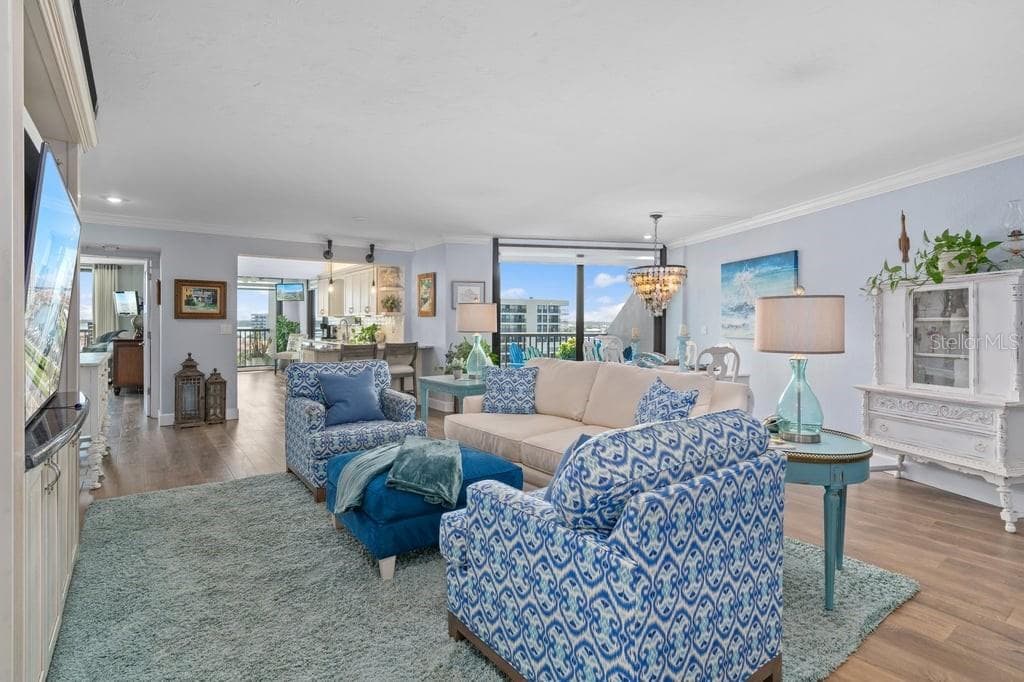 Current Furnishings - 1660 GULF BLVD #706, CLEARWATER