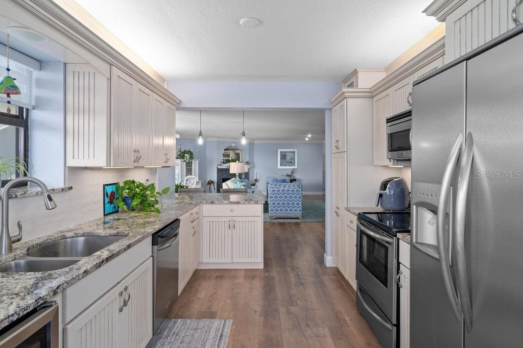 Condominium at 1660 GULF BLVD #706, CLEARWATER, photo 14 of 53