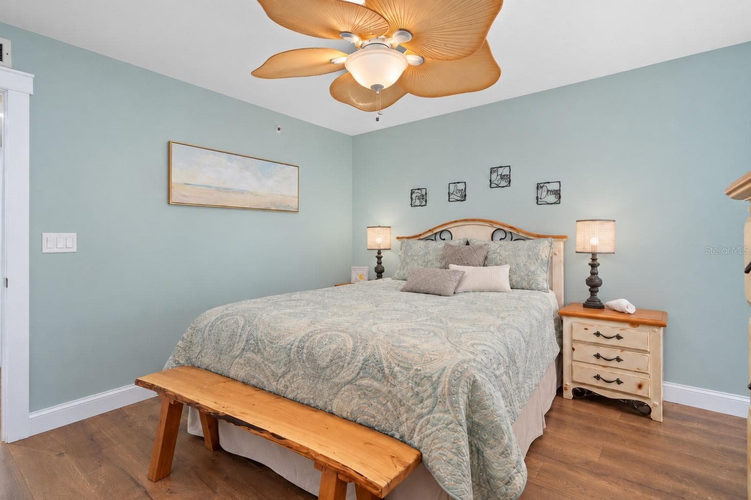 Guest Room - 1660 GULF BLVD #706, CLEARWATER