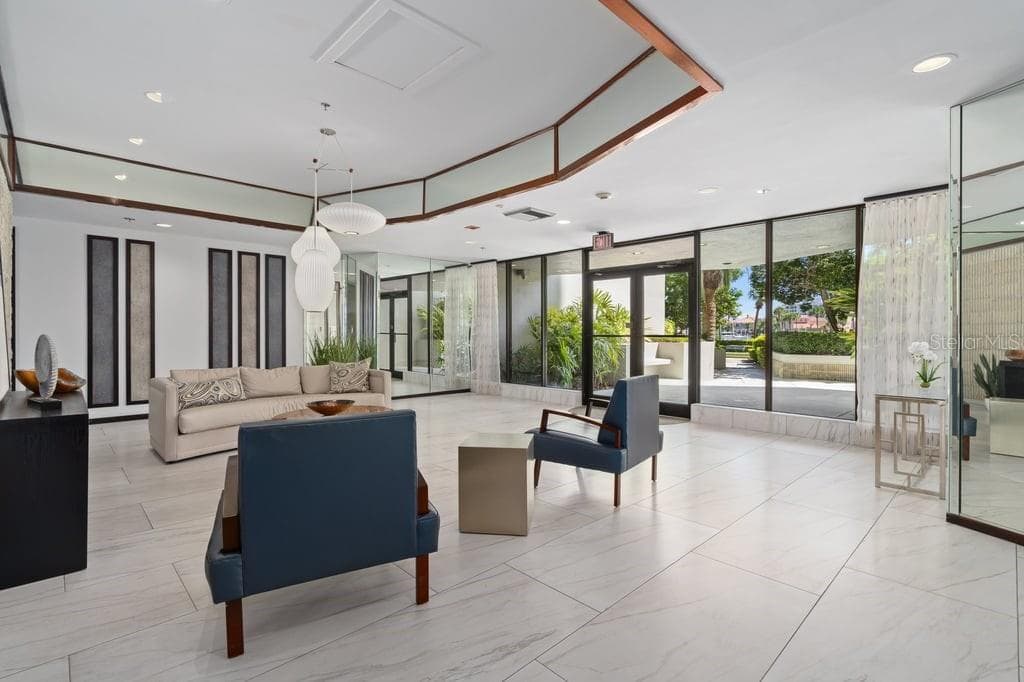 Front Lobby - 1660 GULF BLVD #706, CLEARWATER