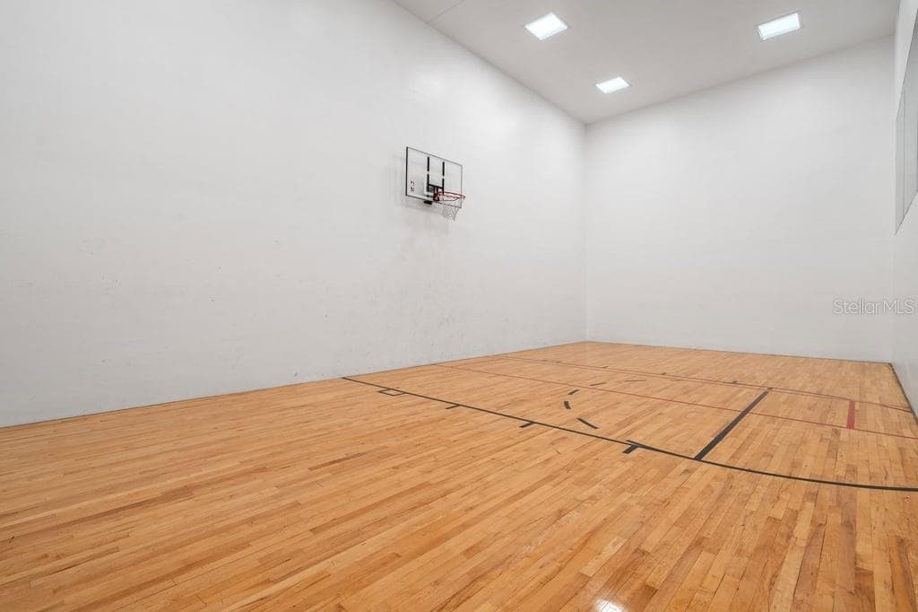 Racquetball Court - 1660 GULF BLVD #706, CLEARWATER