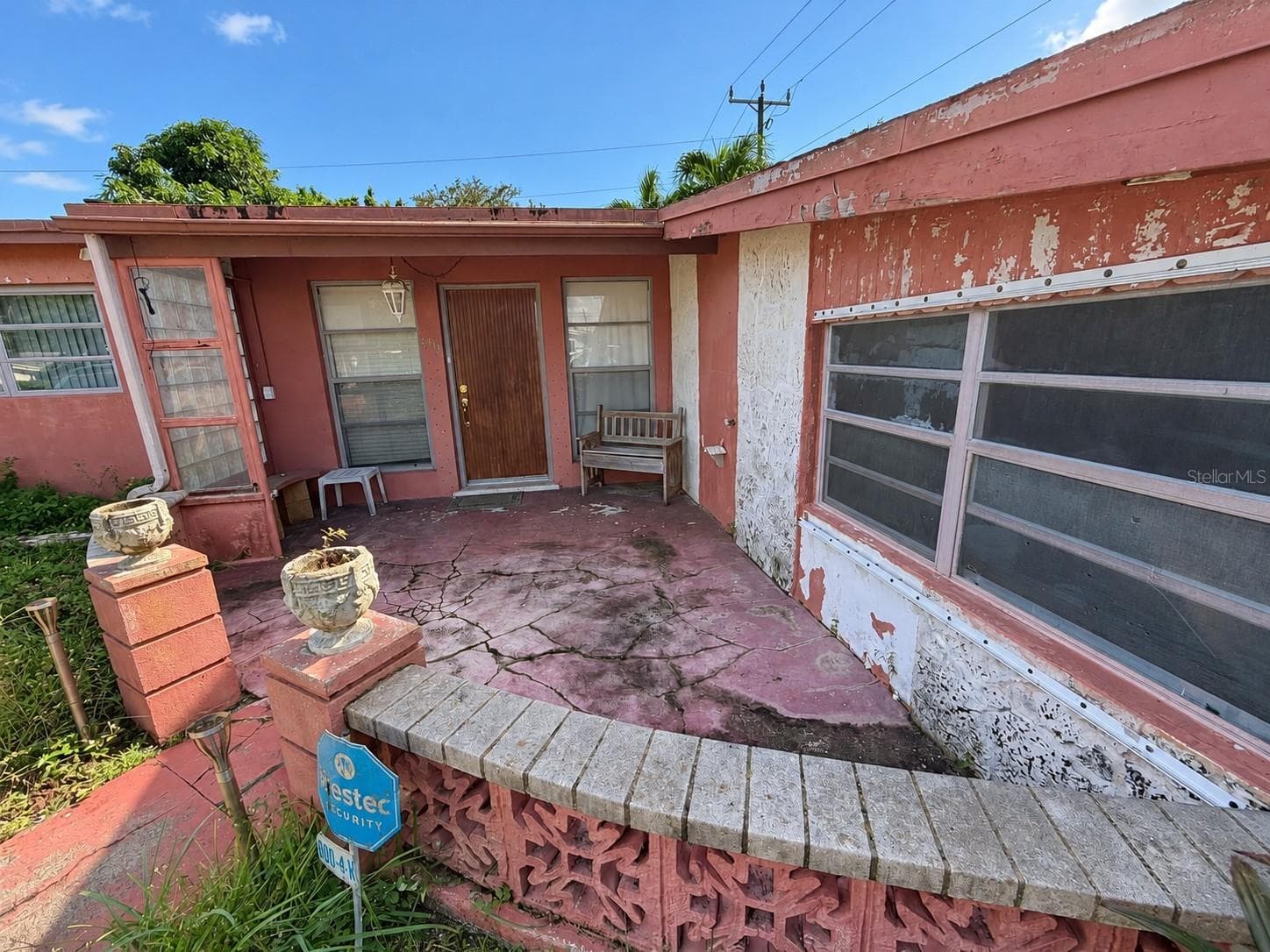 Single Family Residence at 6770 MCKINLEY ST, HOLLYWOOD, photo 4 of 31