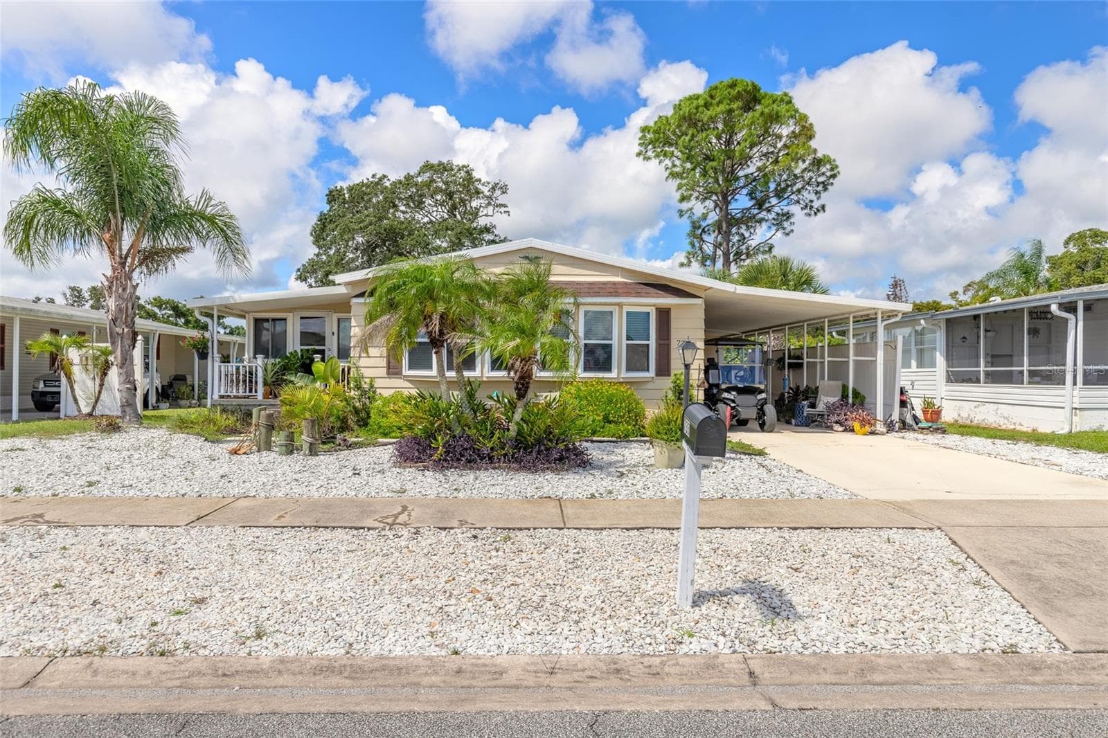733 INDIAN HILL DR