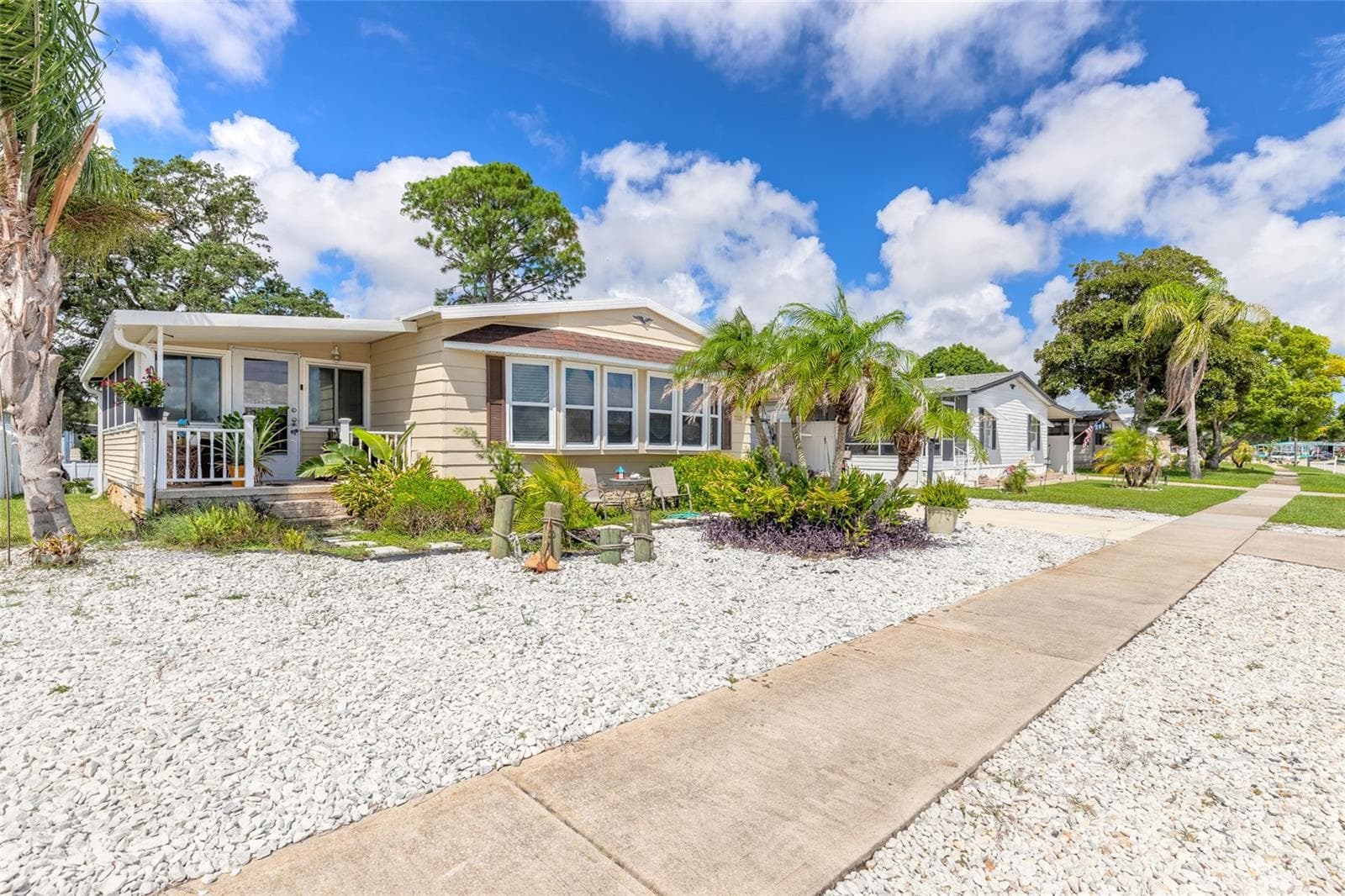 Manufactured Home at 733 INDIAN HILL DR, PORT ORANGE, photo 3 of 42
