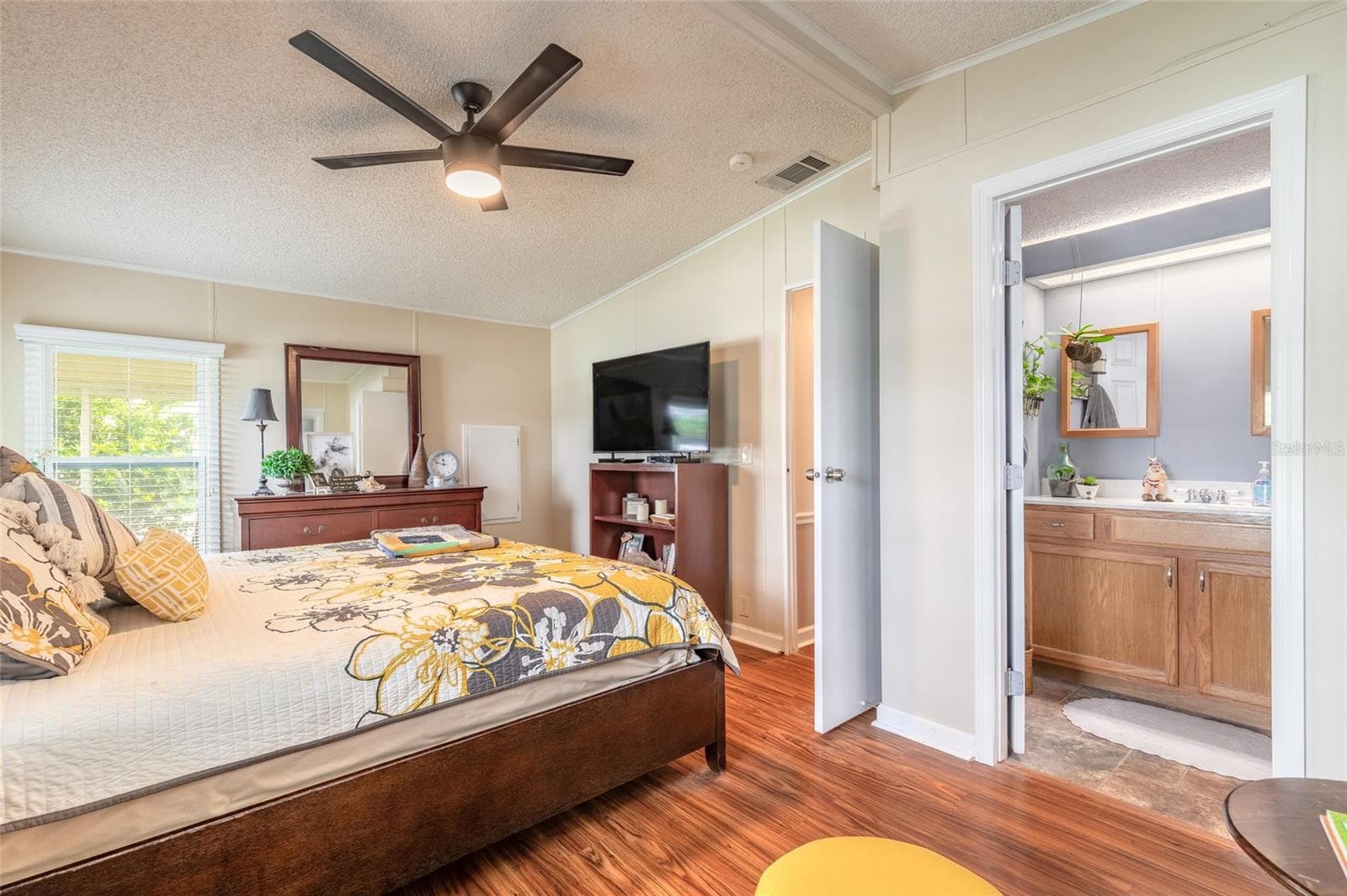 Manufactured Home at 733 INDIAN HILL DR, PORT ORANGE, photo 11 of 42