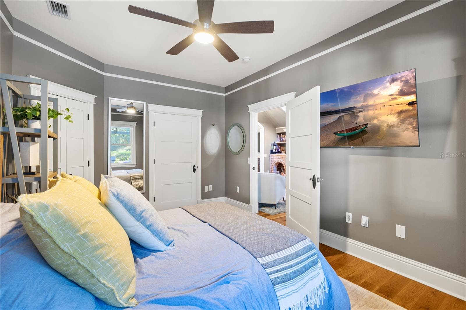 guest room on main floor - 5903 RIVER FOREST CIR, BRADENTON