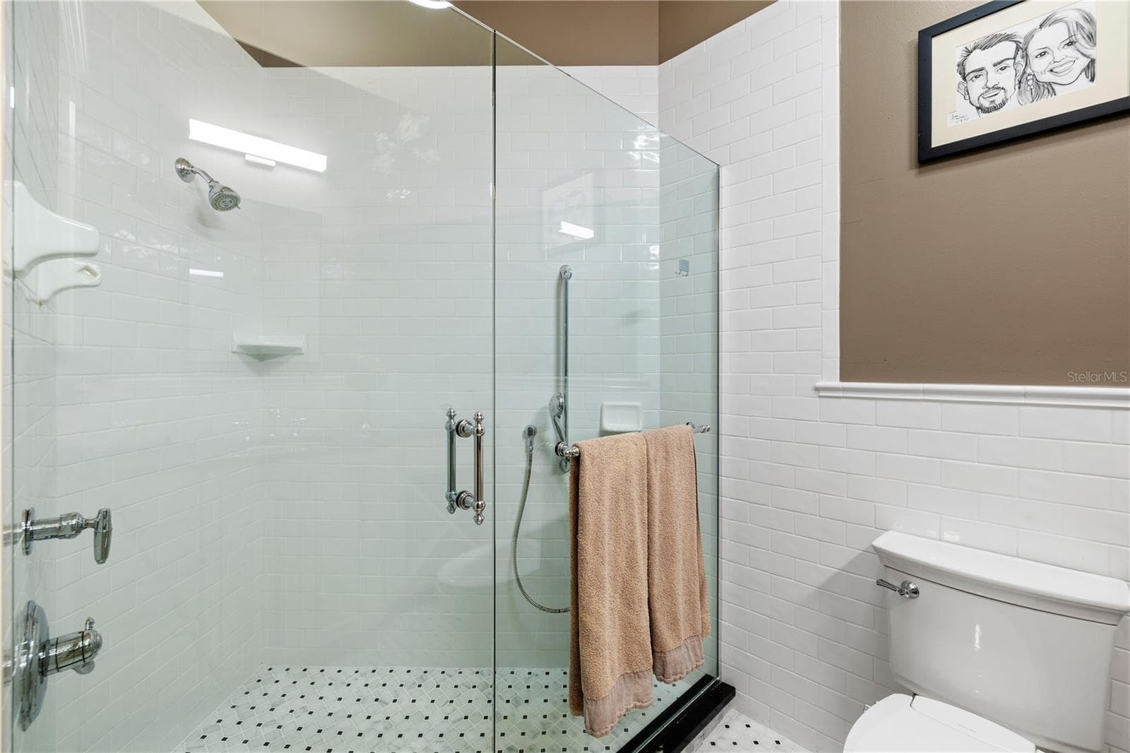 guest room shower - 5903 RIVER FOREST CIR, BRADENTON
