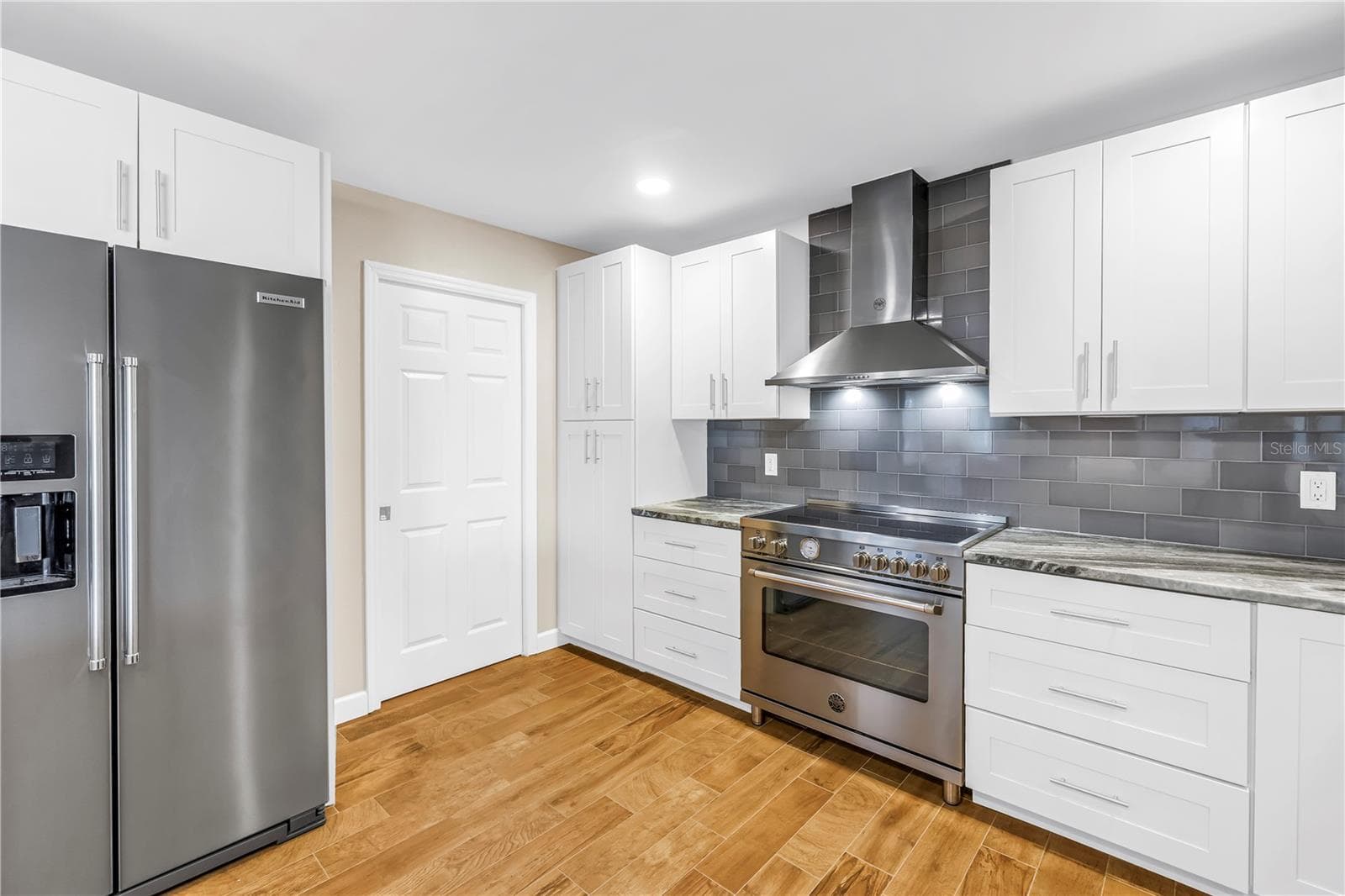Plenty of Room in the Kitchen and Lots of Storage - 106 WALL ST, REDINGTON SHORES