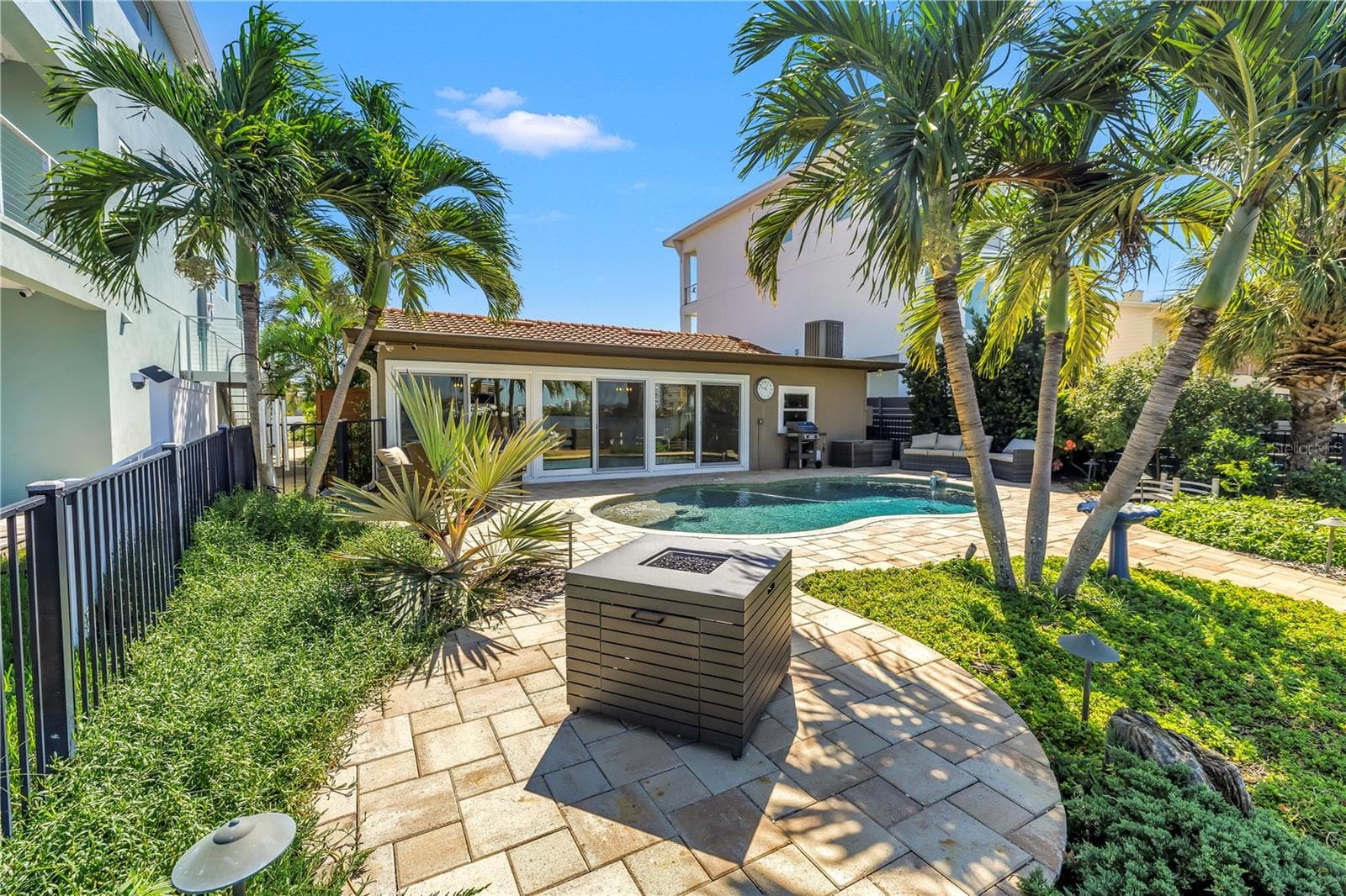 Barbecue Area - 106 WALL ST, REDINGTON SHORES
