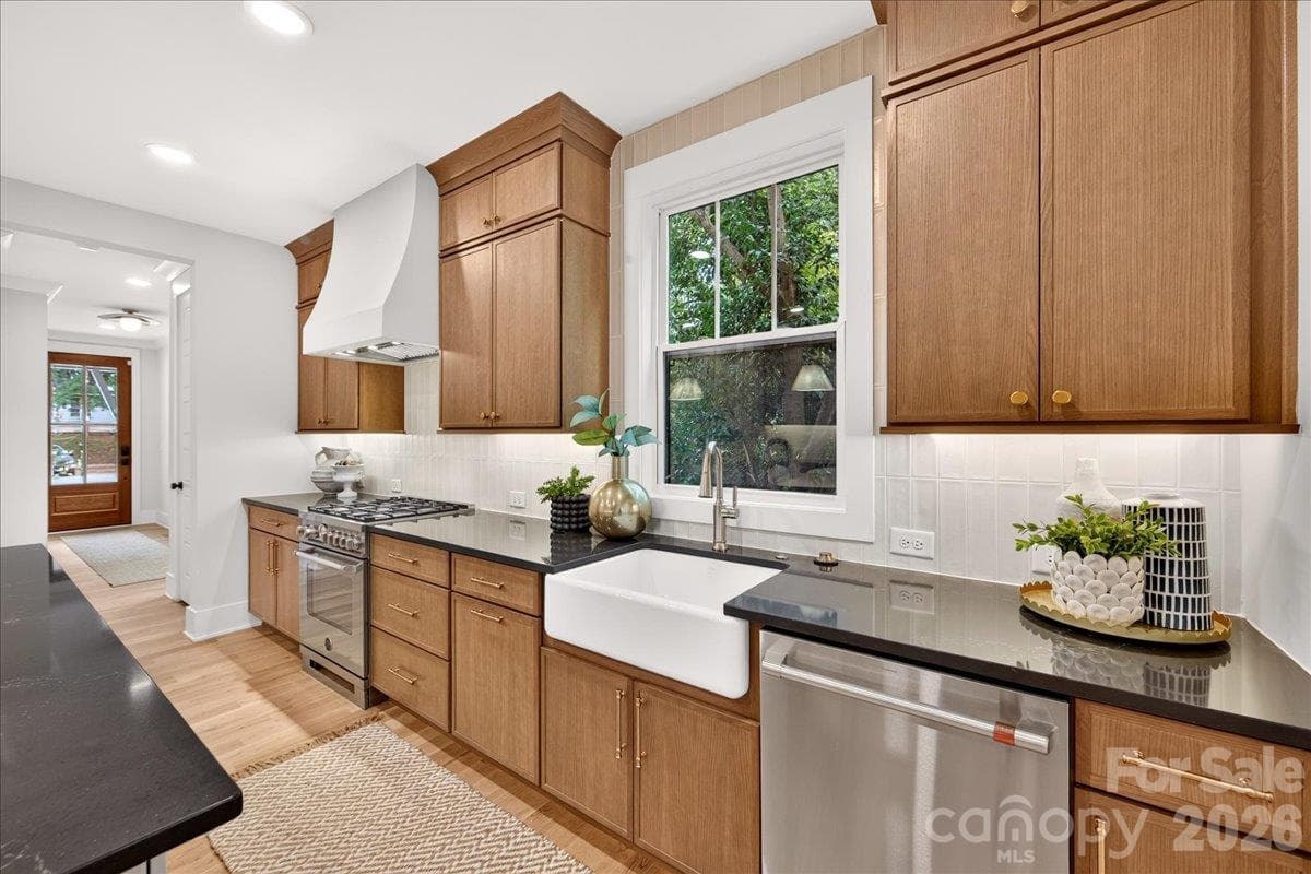 Townhouse at 1524 E 35th Street, Charlotte, photo 10 of 47
