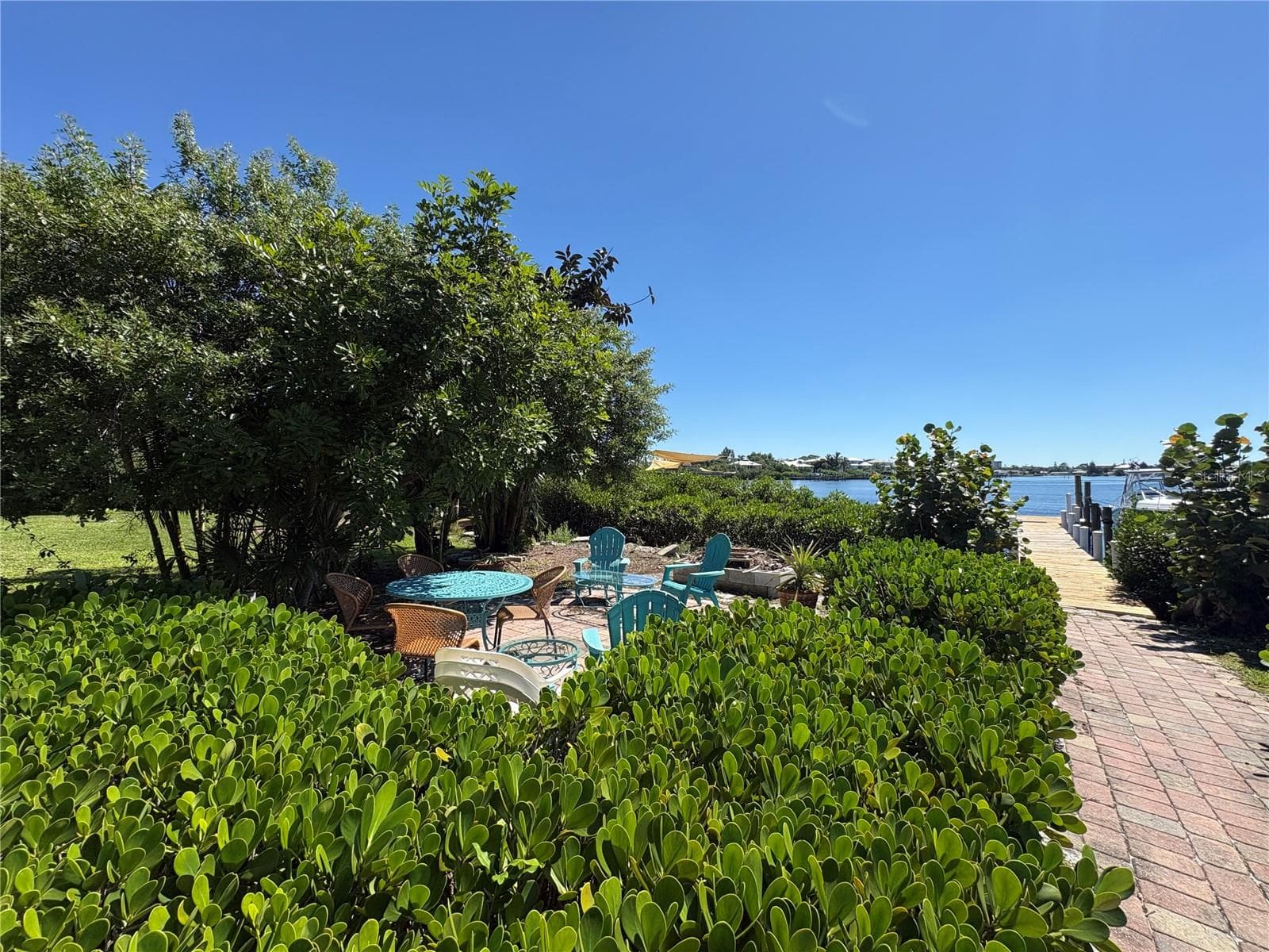 Single Family Residence at 108 SUNRISE DR, NOKOMIS, photo 11 of 36