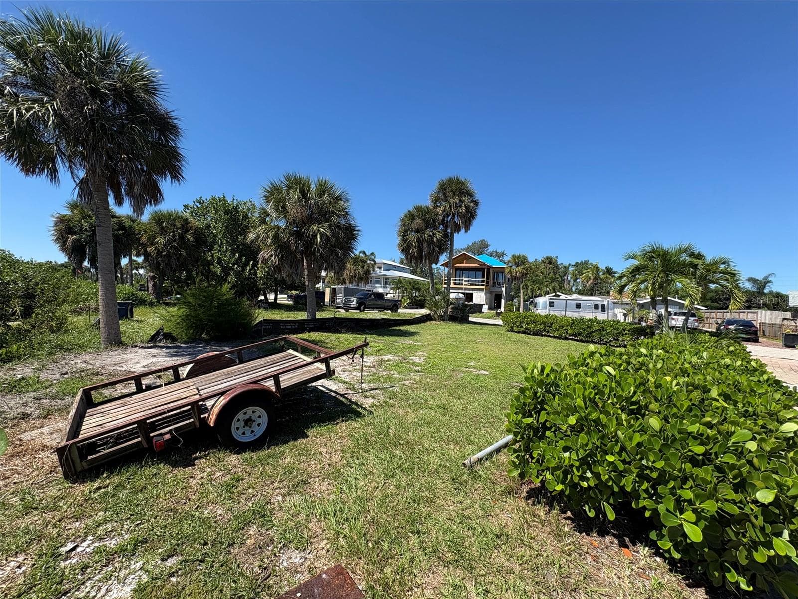 Single Family Residence at 108 SUNRISE DR, NOKOMIS, photo 12 of 36
