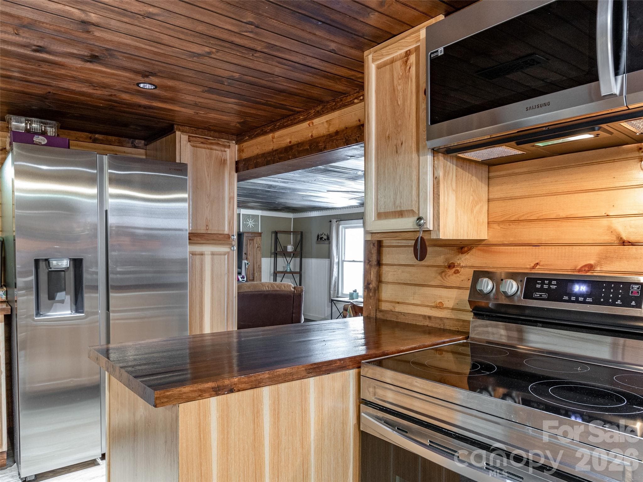 newer appliances - 12982 US HWY 19W None, Burnsville