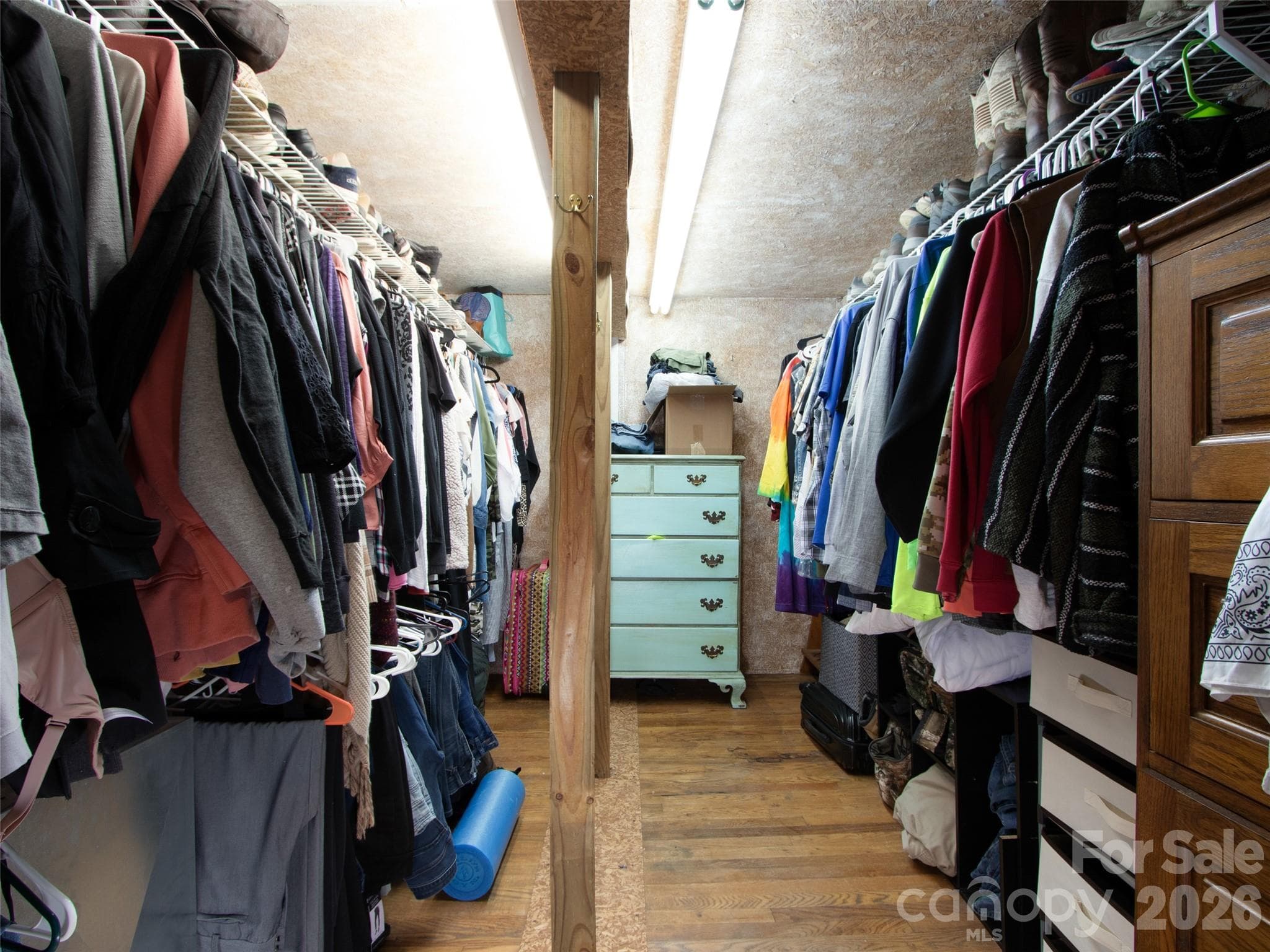 Walk in closet - 12982 US HWY 19W None, Burnsville