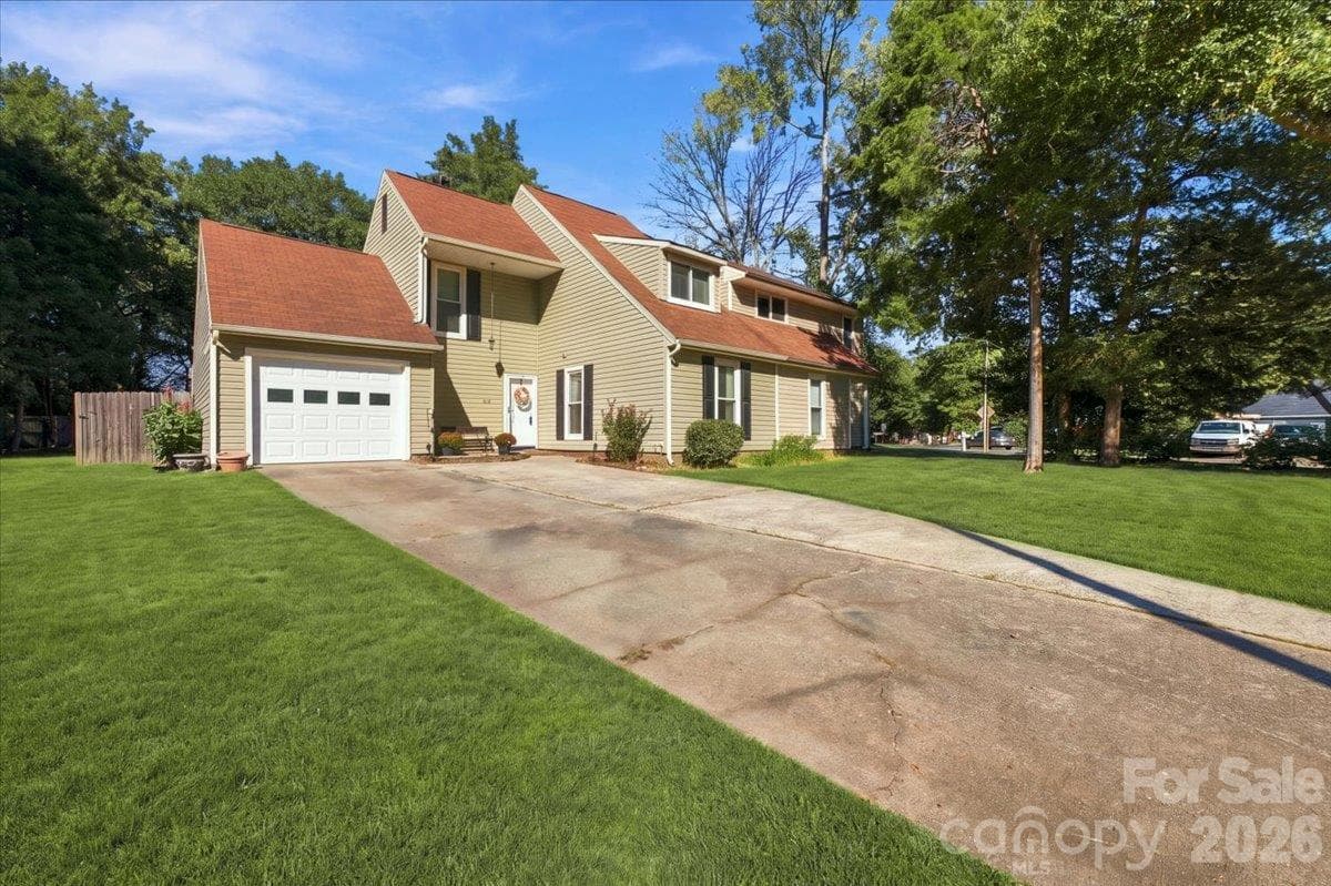 Townhouse at 10905 Rail Tye Place, Pineville, photo 2 of 44