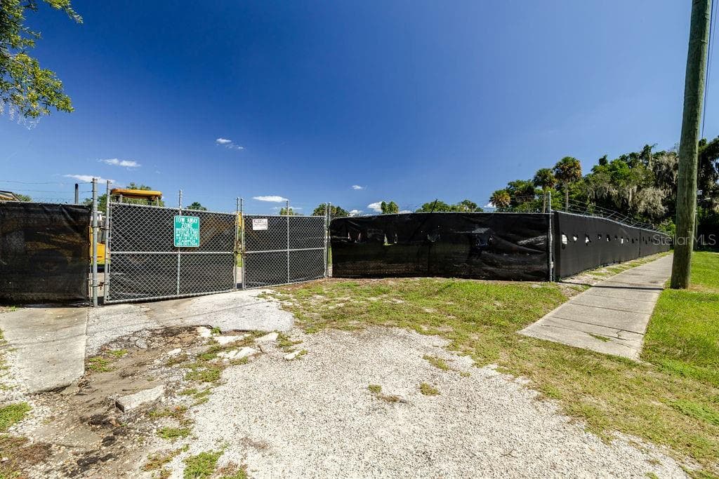 Vacant lot access facing Voorhis - 219 S SPRING GARDEN AVE, DELAND