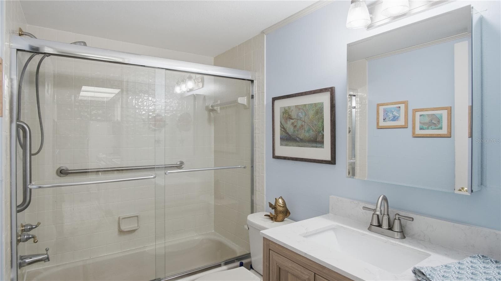 Full Bathroom with tub & Shower - 20820 RIVER DR #B25, DUNNELLON