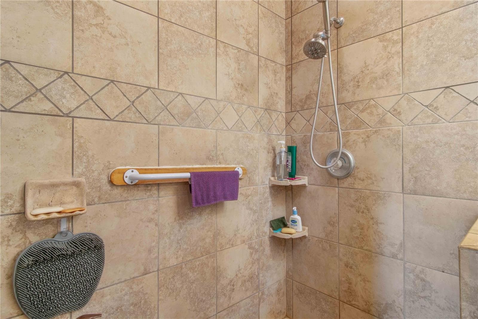 Primary bathroom - 141 SUMMERSET DR, PUNTA GORDA