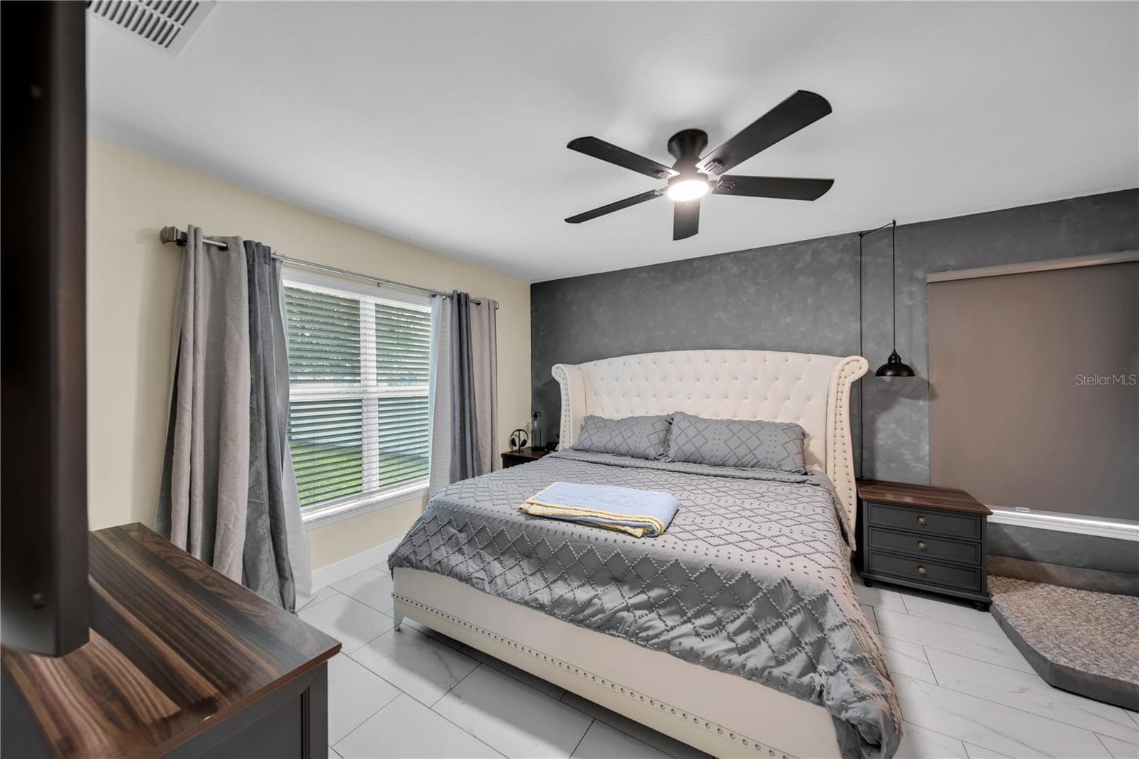 Single Family Residence at 1211 NW 27TH PL, CAPE CORAL, photo 19 of 37