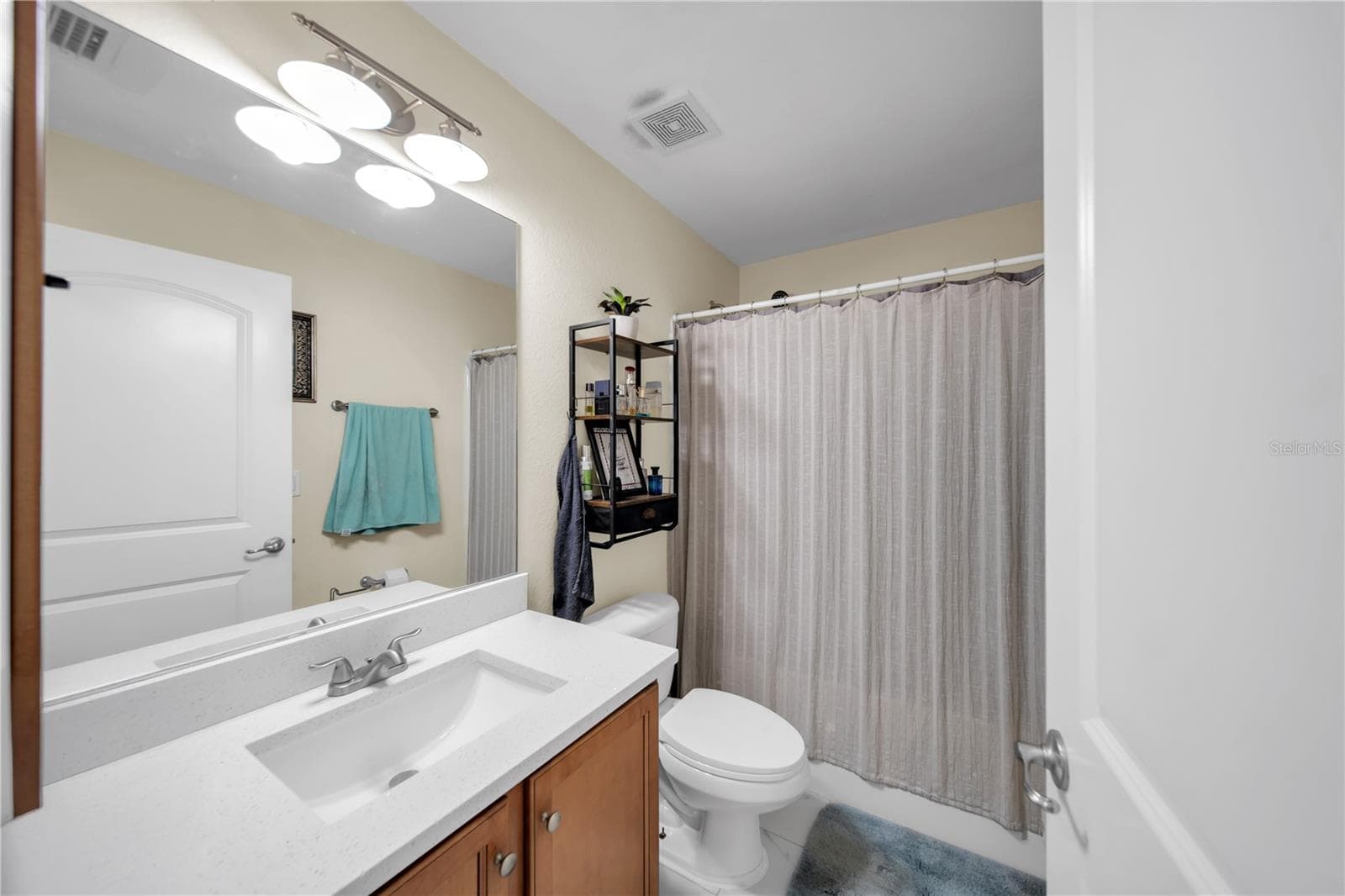 Single Family Residence at 1211 NW 27TH PL, CAPE CORAL, photo 25 of 37