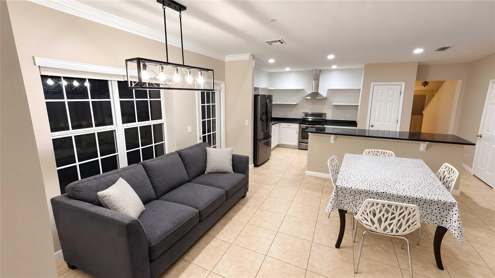 Living/dining area - 2904 SAINT GEORGE ST, ORLANDO