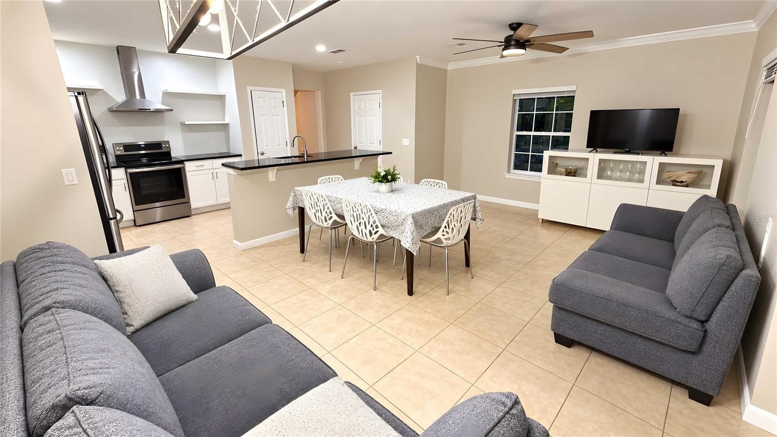Living/dining area - 2904 SAINT GEORGE ST, ORLANDO