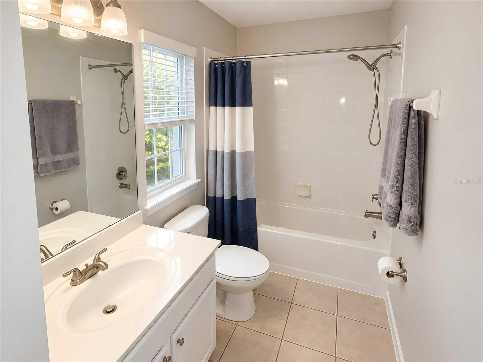 2nd bathroom - 2904 SAINT GEORGE ST, ORLANDO