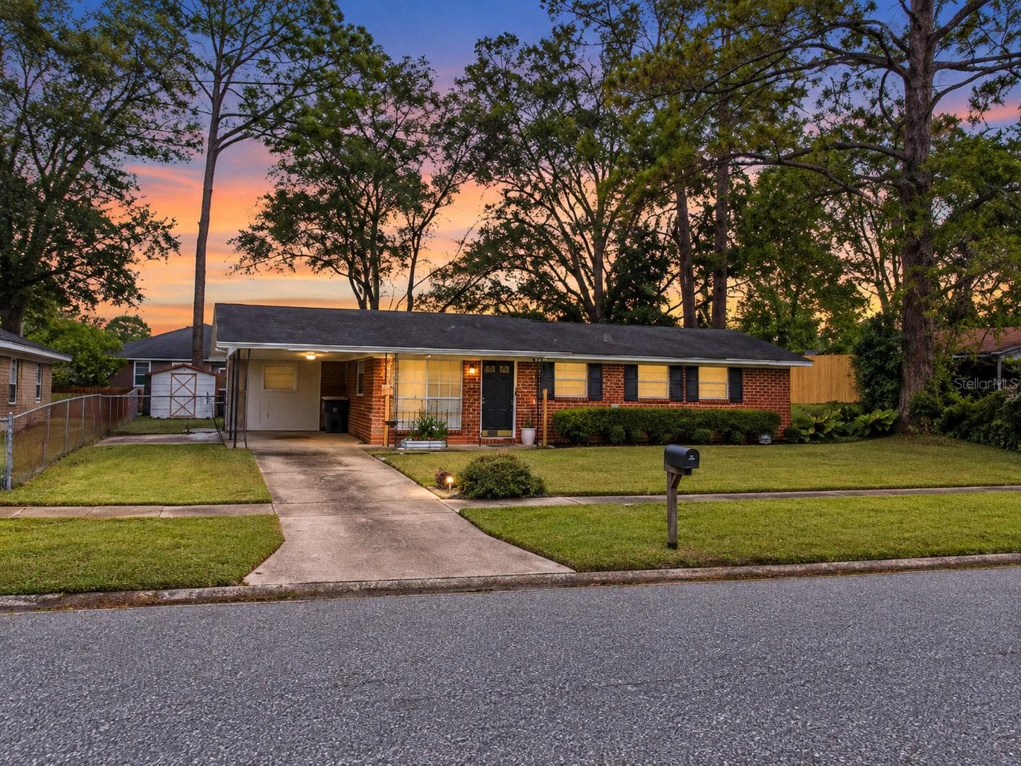 Single Family Residence at 4121 SHARBETH DR E, JACKSONVILLE, photo 2 of 13