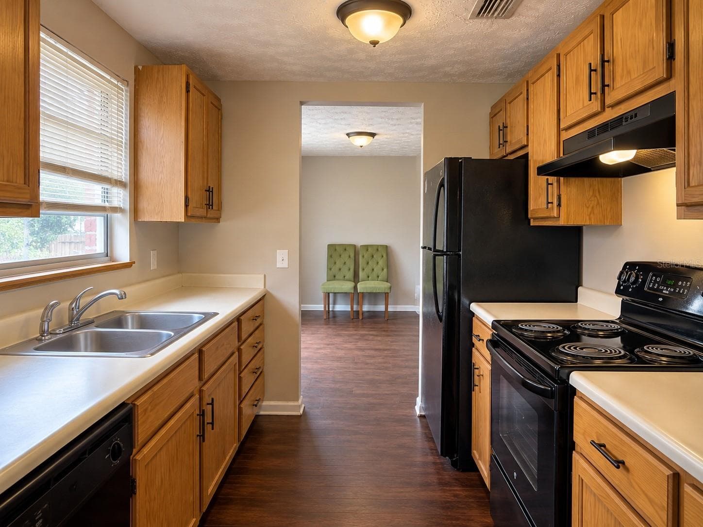 Single Family Residence at 4121 SHARBETH DR E, JACKSONVILLE, photo 5 of 13