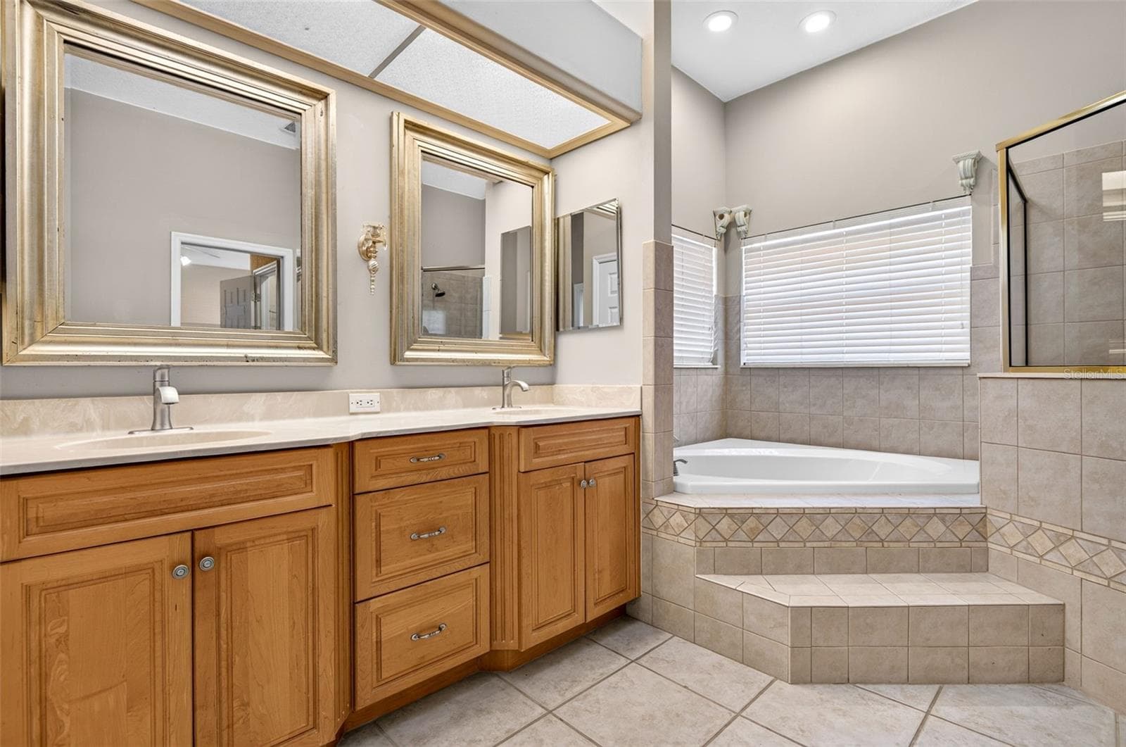 Single Family Residence at 725 CITRUS WOOD LN, VALRICO, photo 51 of 74