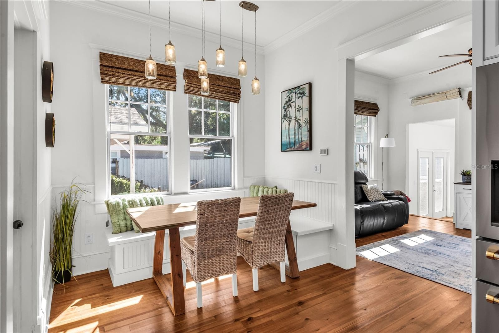 Bright and cozy breakfast nook with built-in seating - 234 N LAKEVIEW AVE, WINTER GARDEN