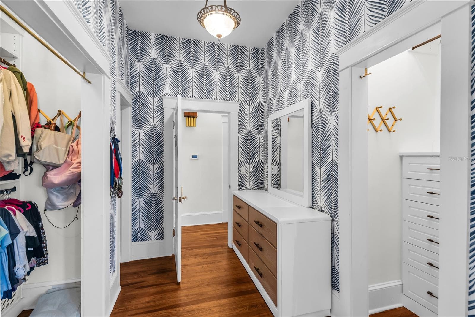 Second Primary Suite with dual closets and an ensuite bath - 234 N LAKEVIEW AVE, WINTER GARDEN