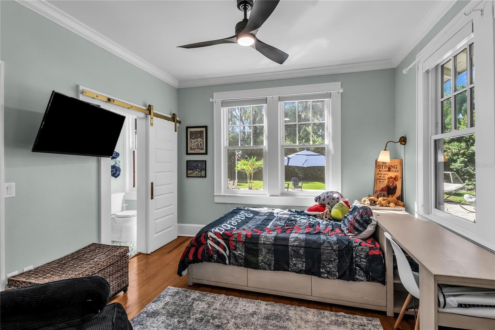 Bedroom 4 overlooks pool with ensuite bath - 234 N LAKEVIEW AVE, WINTER GARDEN