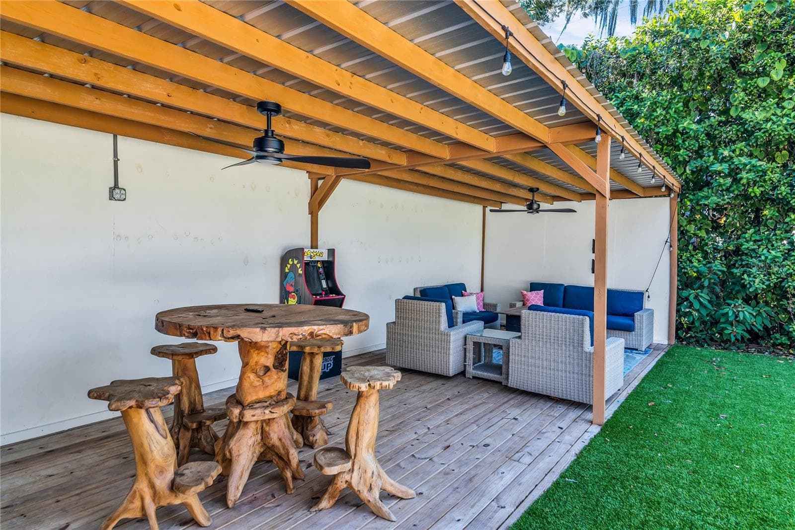 Detached Covered Lanai creates an expansive and inviting space to enjoy Florida living year round - 234 N LAKEVIEW AVE, WINTER GARDEN