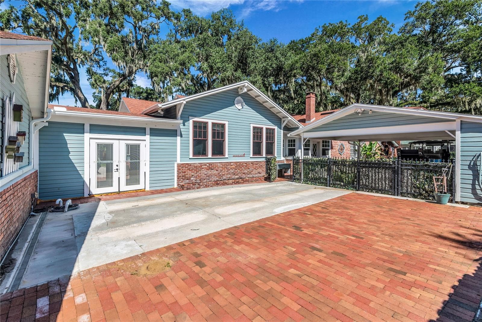 A private courtyard offers space for recreation or an extension of outdoor living. - 234 N LAKEVIEW AVE, WINTER GARDEN