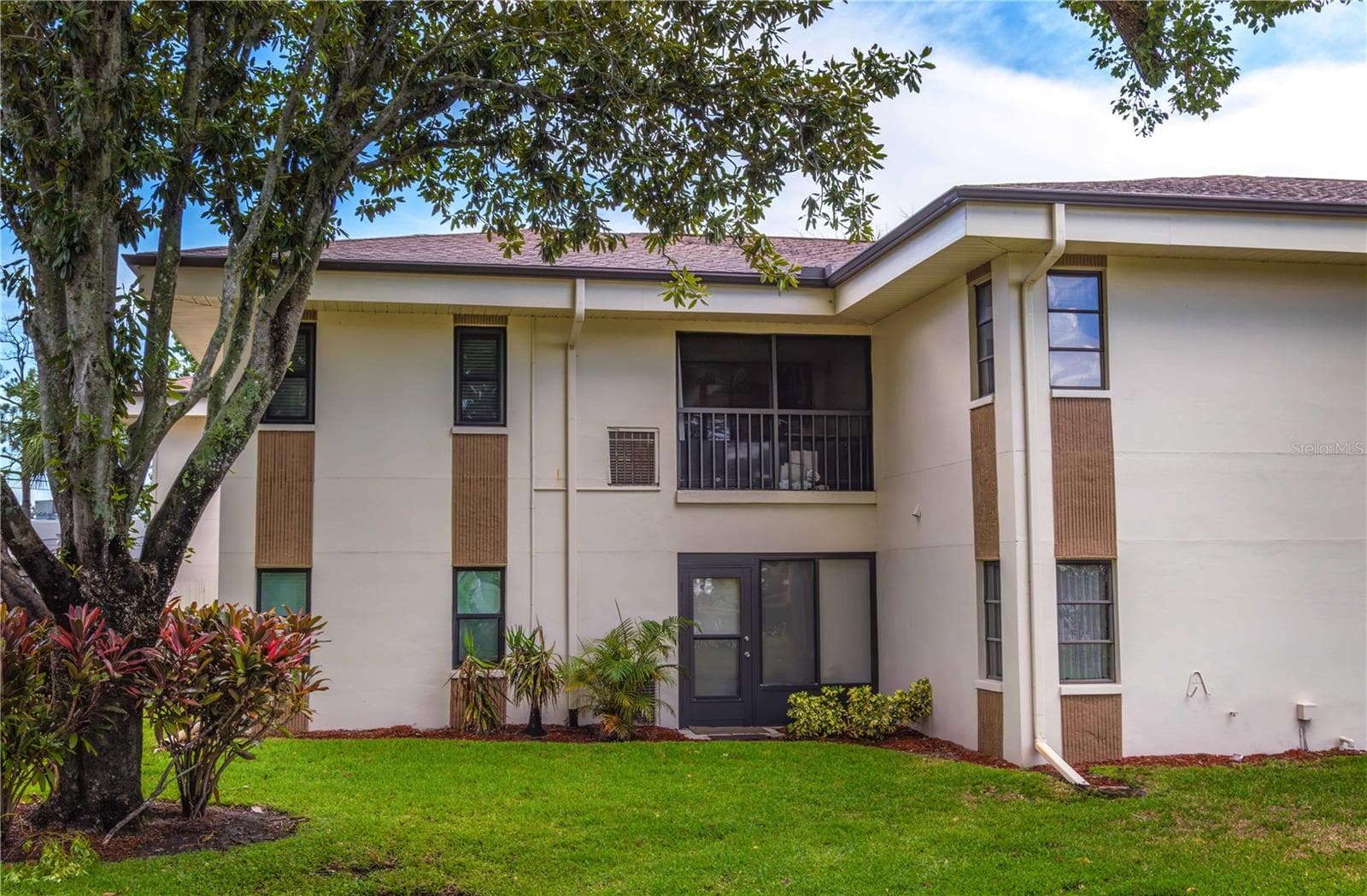 end unit - 2700 NEBRASKA AVE #2-205, PALM HARBOR