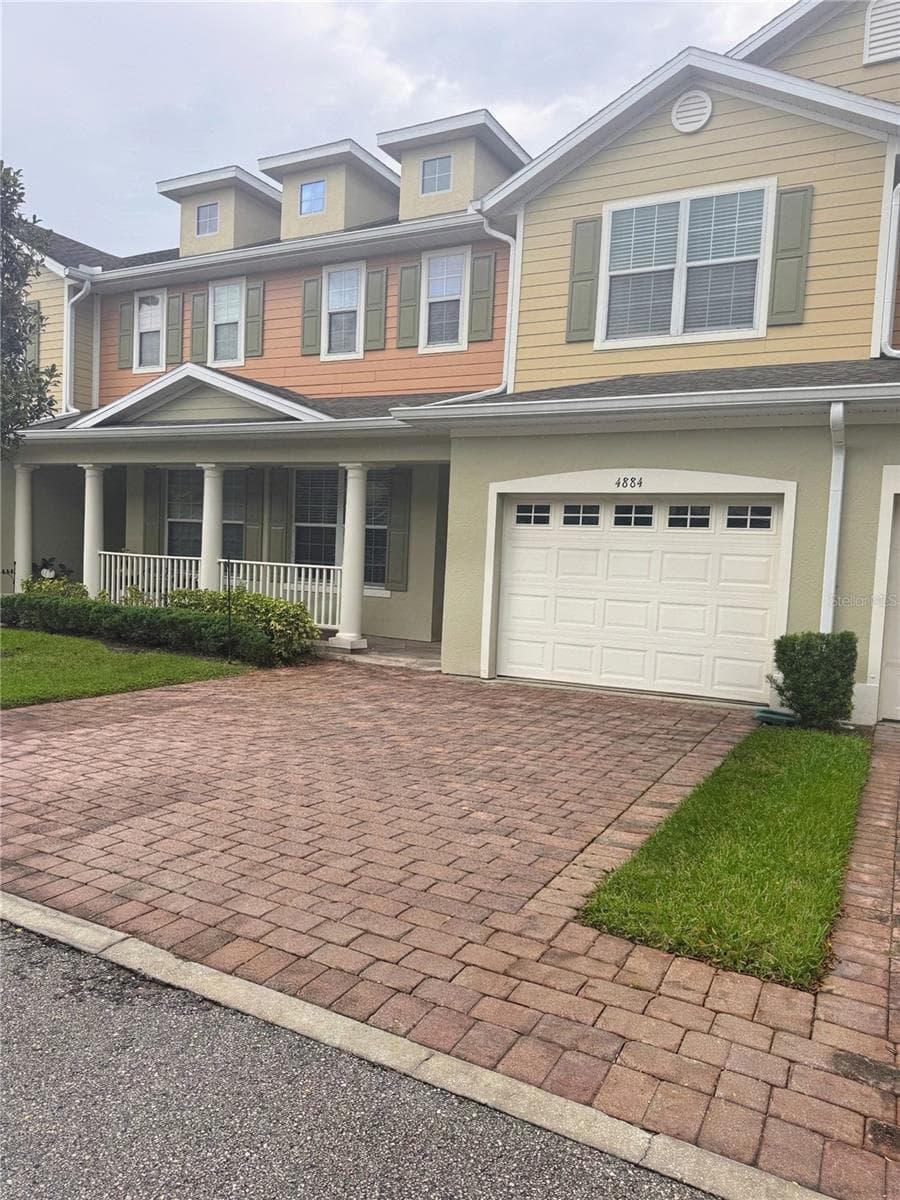 4884 POOLSIDE DR
