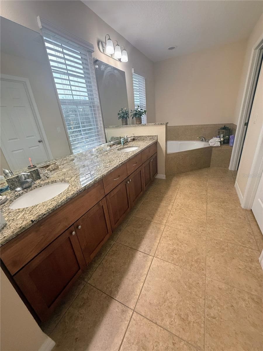 Master Bath - 4884 POOLSIDE DR, ST CLOUD