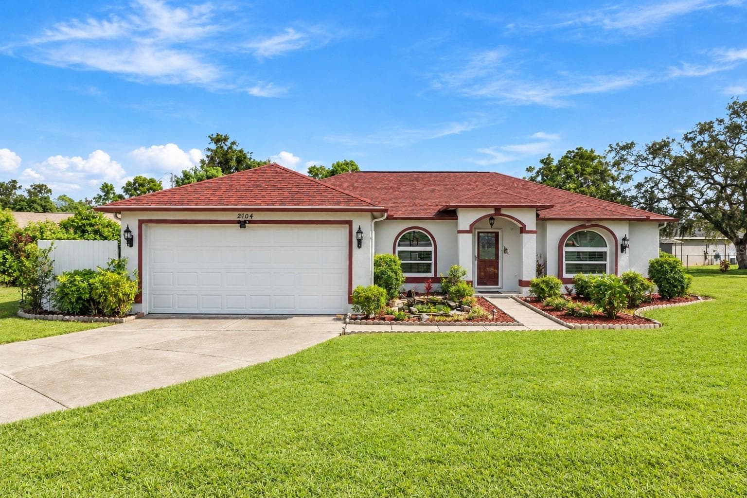 2104 LINWOOD AVE