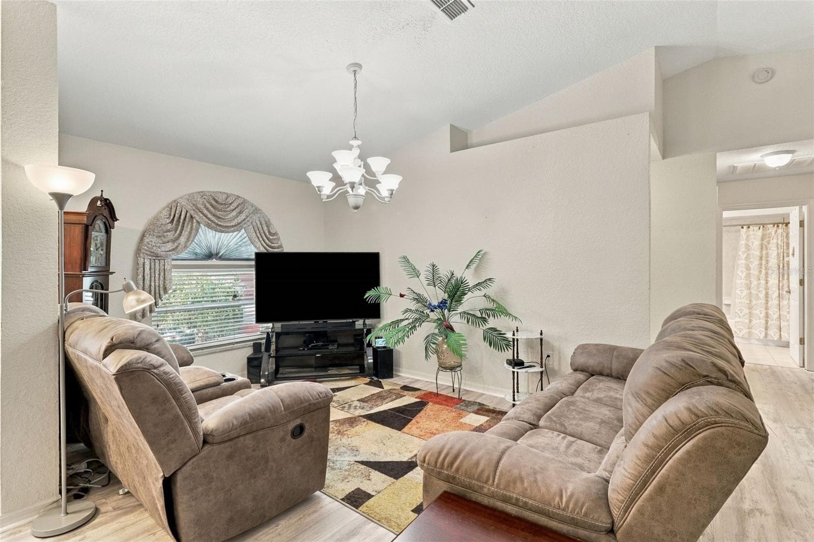 Great room - 2104 LINWOOD AVE, SPRING HILL