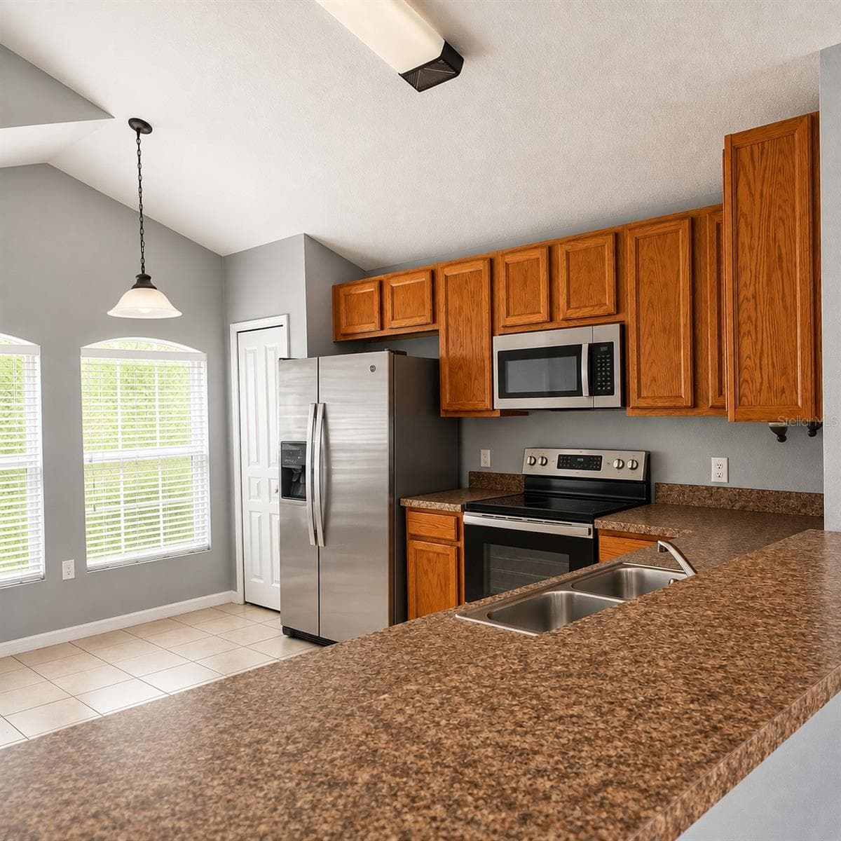 kitchen - 4406 OLYMPIA CT, CLERMONT