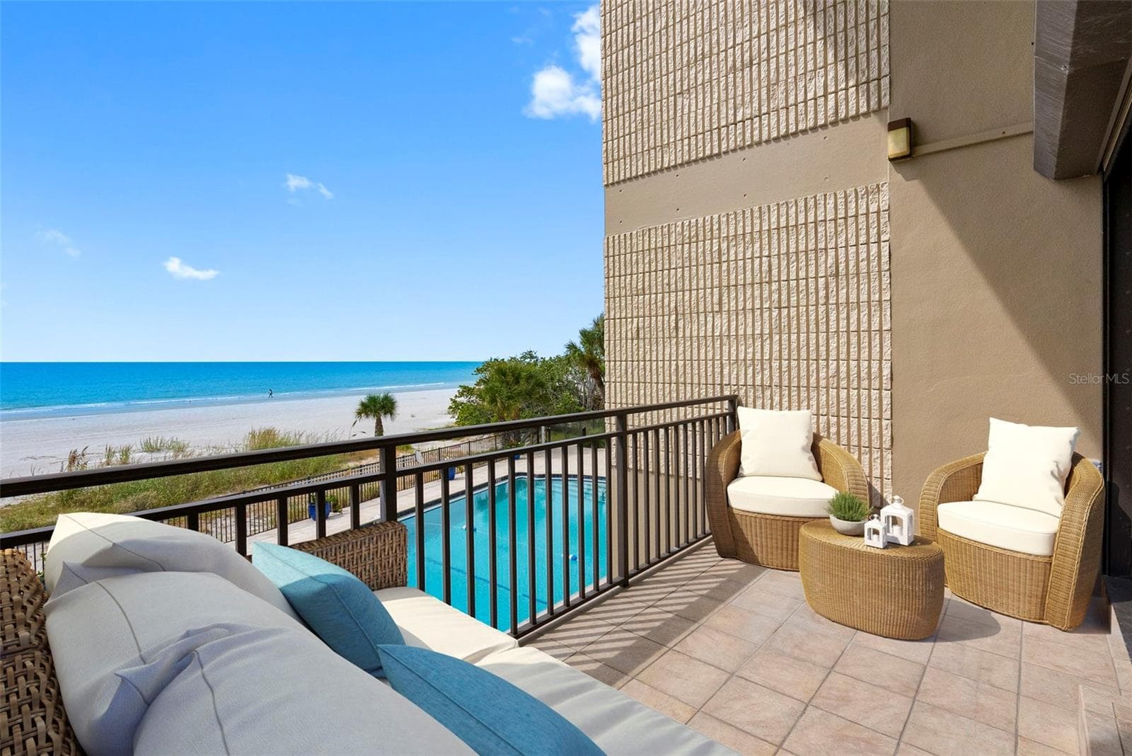 19700 GULF BLVD #202