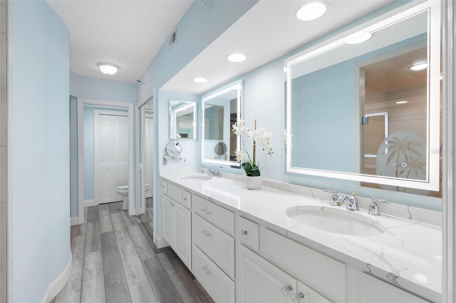 Updated Primary Ensuite Bath - 19700 GULF BLVD #202, INDIAN SHORES