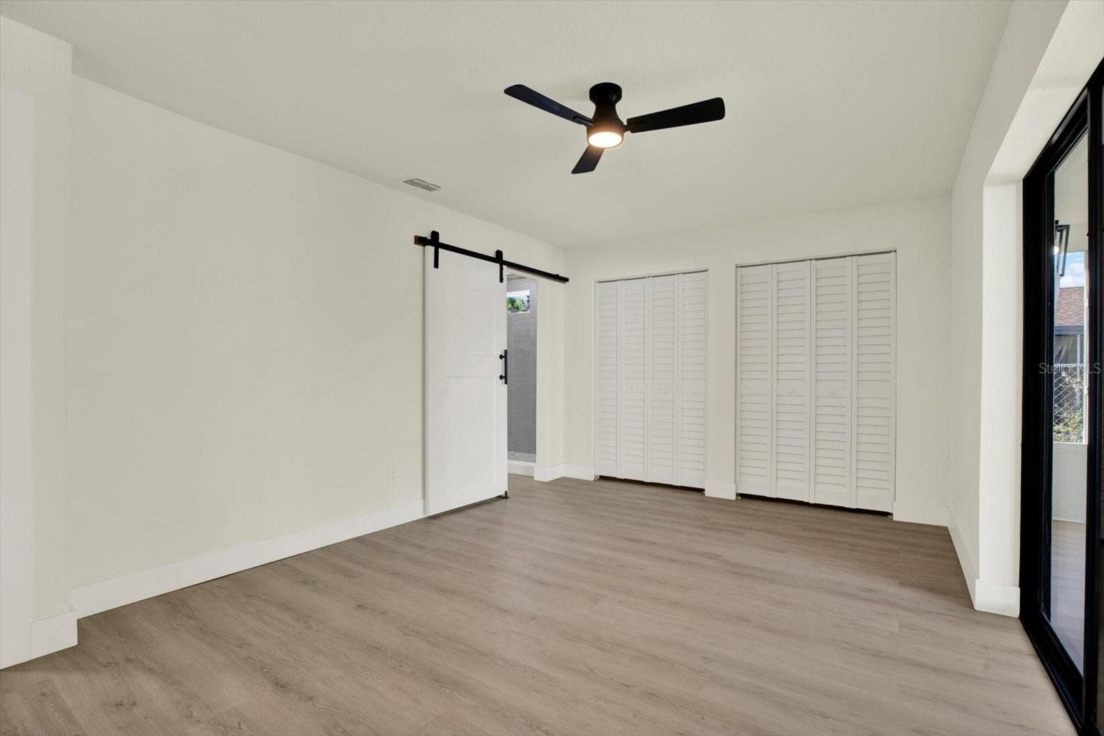 Single Family Residence at 720 SAILFISH DR, BRANDON, photo 14 of 33